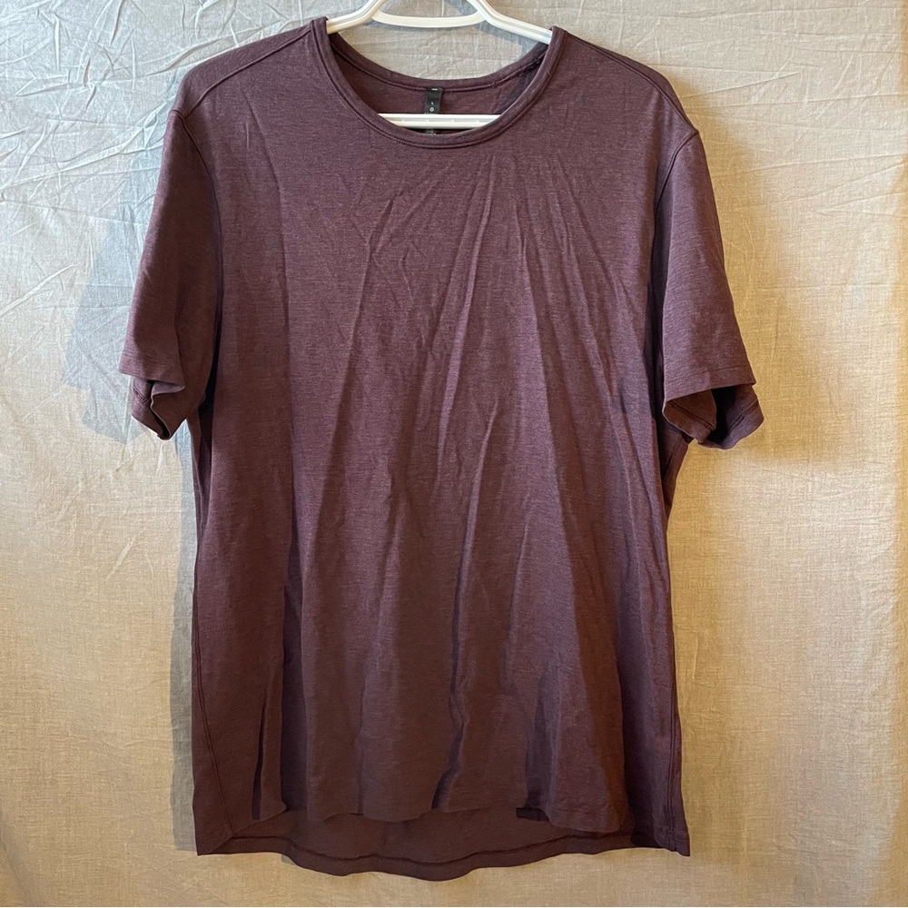 Men's Casual LuLulemon Maroon T-Shirt 5 year basic tee
